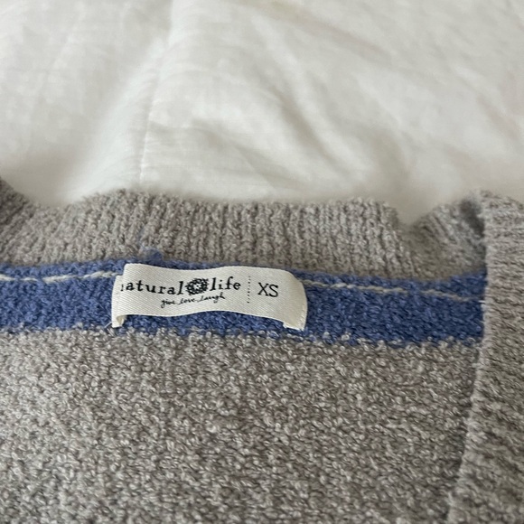 Cute Top - Picture 4 of 4